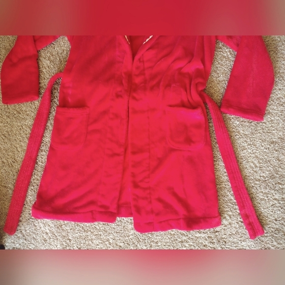 Victoria's Secret Plush Fuzzy Red Women's Robe - Picture 5 of 9